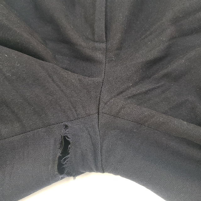 経年劣化で生じたキズ穴の修理