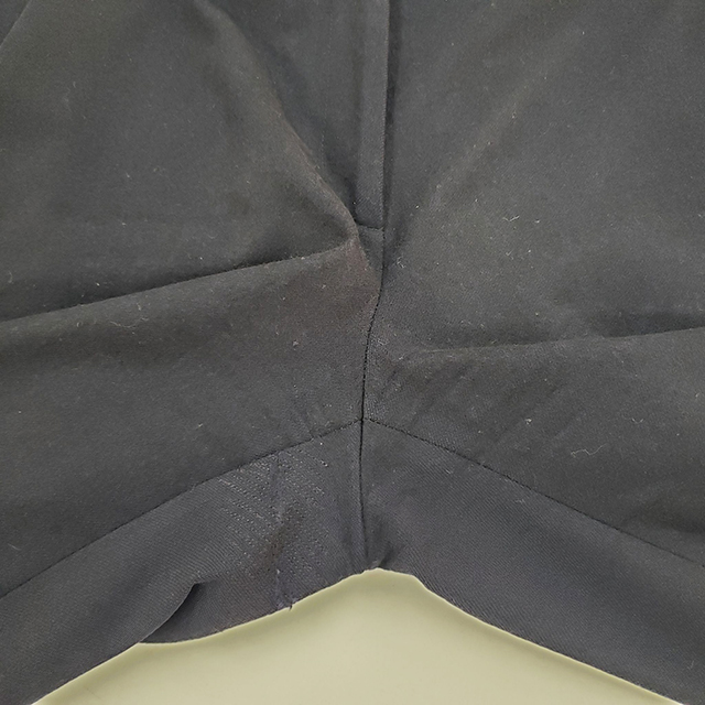 経年劣化で生じたキズ穴の修理